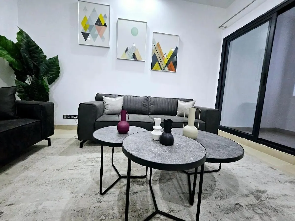 Nice F2 With New, Modern Furniture In Mermoz 다카르 아파트