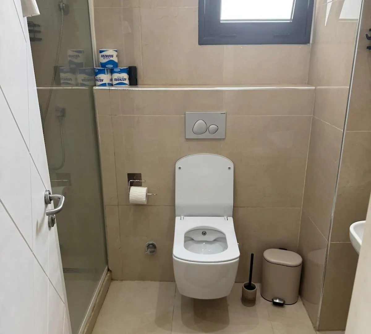 아파트 Nice F2 With New, Modern Furniture In Mermoz 다카르 세네갈